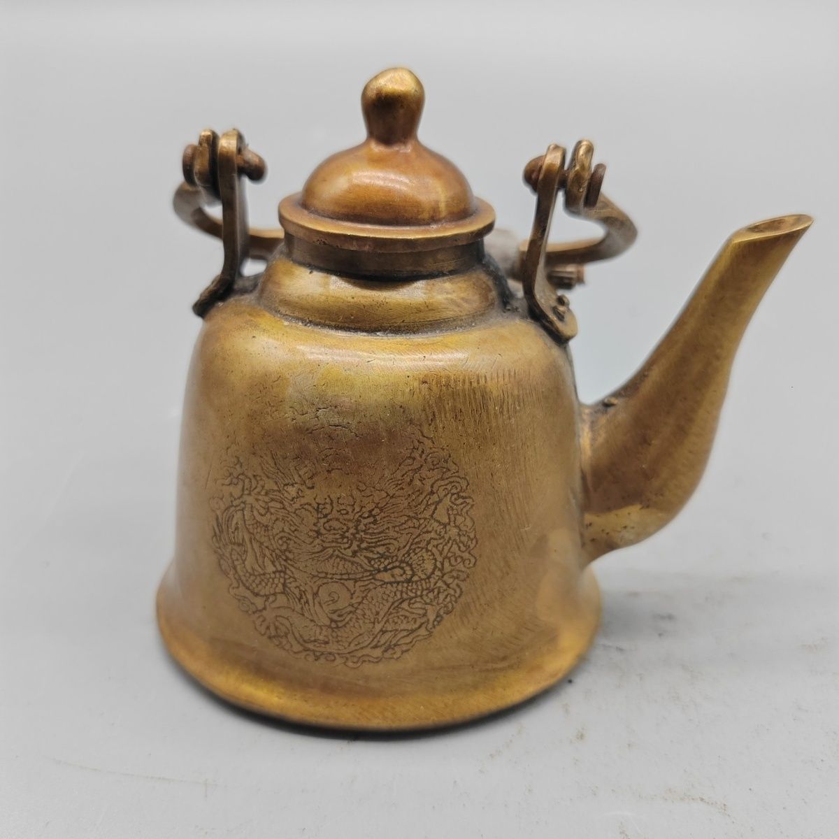 Collectible Vintage Wine - Antique Vintage Old Collection Brass Lifting