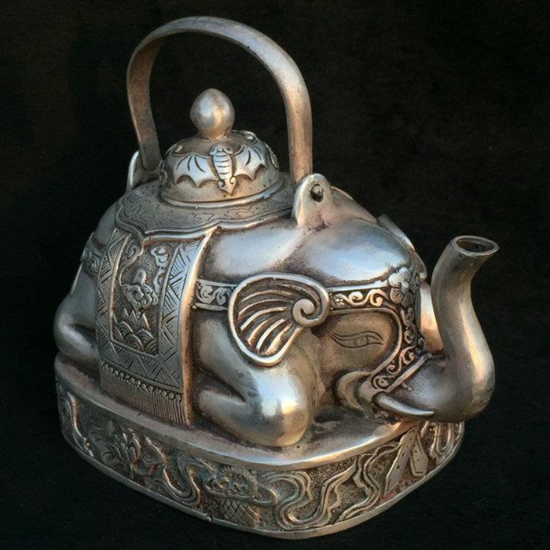 Antique Carved Elephant Statue - огляд і ціна Collectible Vintage Wine