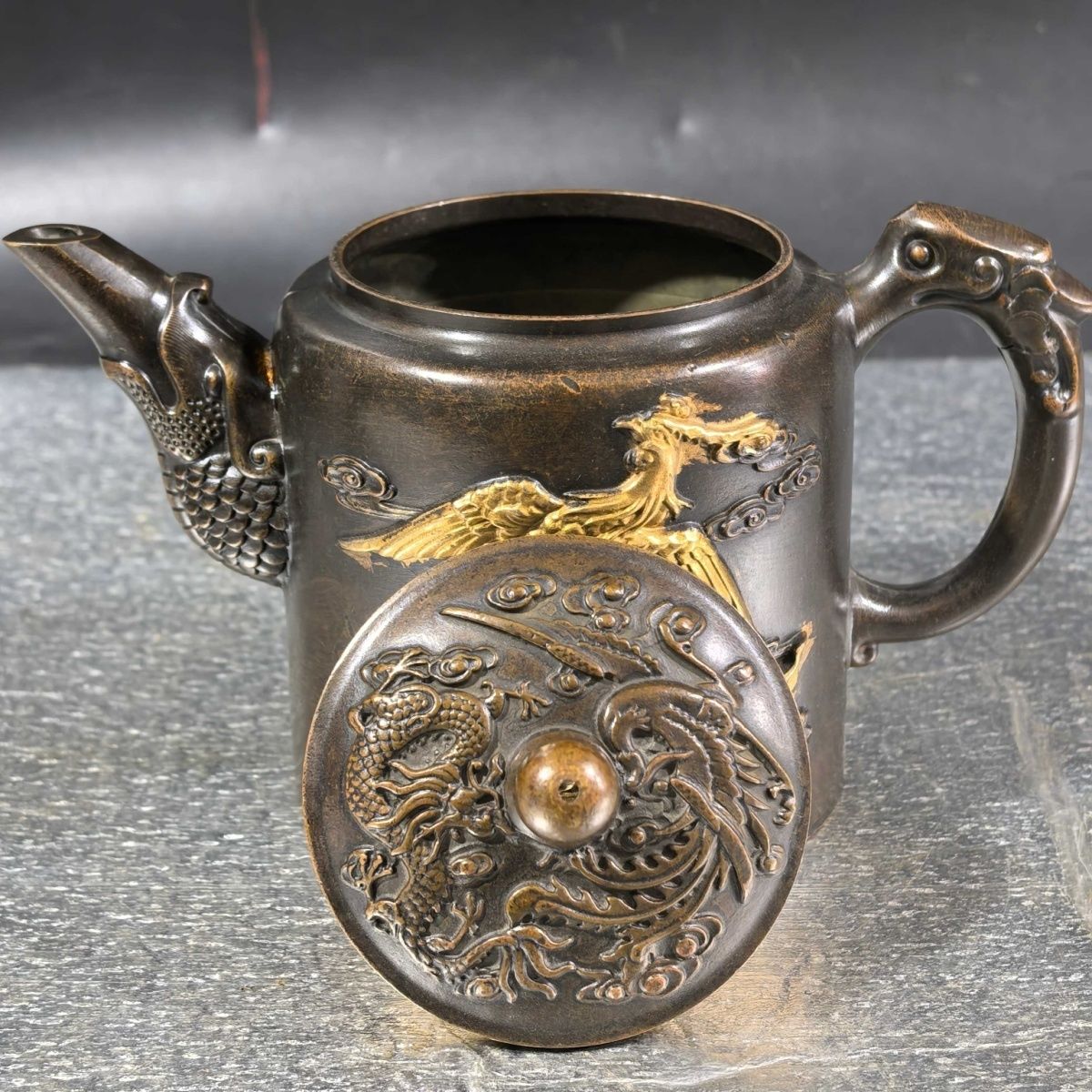 Vintage Gilt Brass Dragon & Ph - огляд і ціна Collectible Vintage Wine