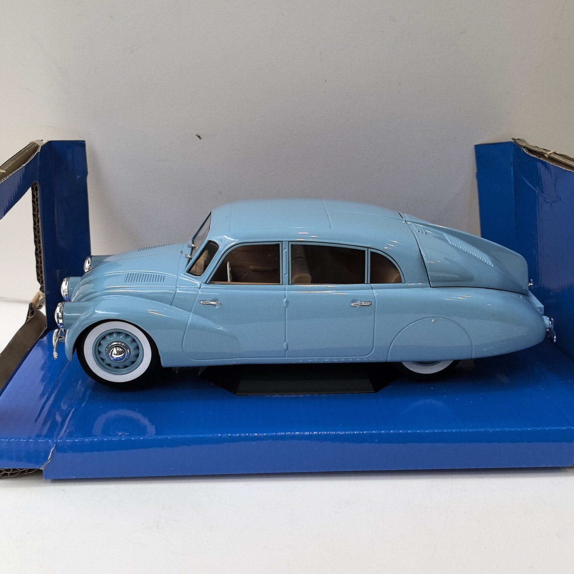 MCG Diecast 1/18 Scale TATRA 8 - огляд і ціна Vintage And Collectible